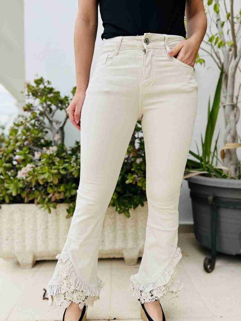 Pantalón volantes bajo