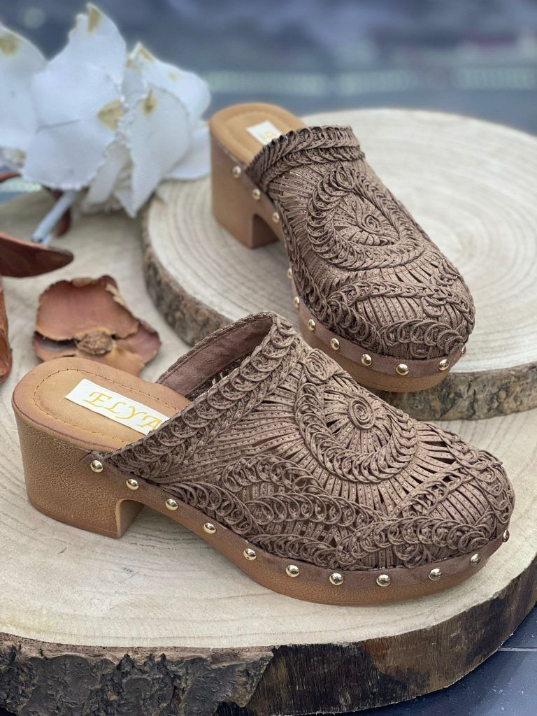 Zuecos camel
