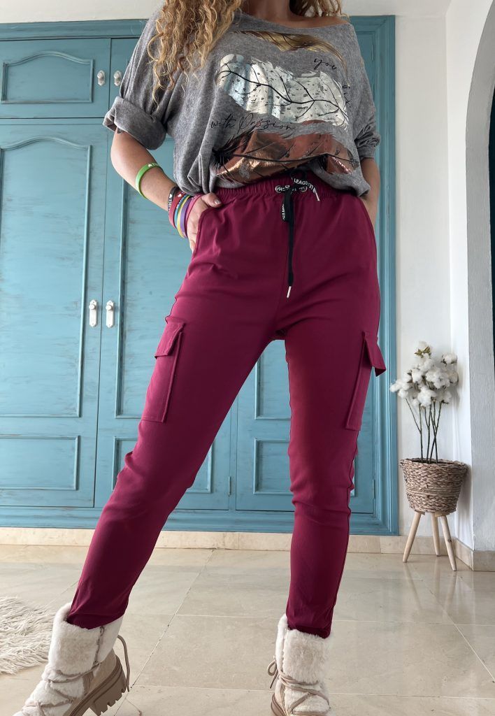 Pantalón bolsillos burdeos