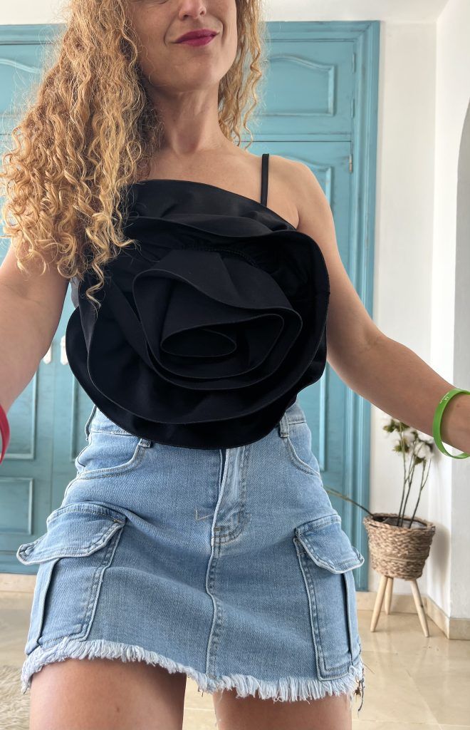 Top flor negro