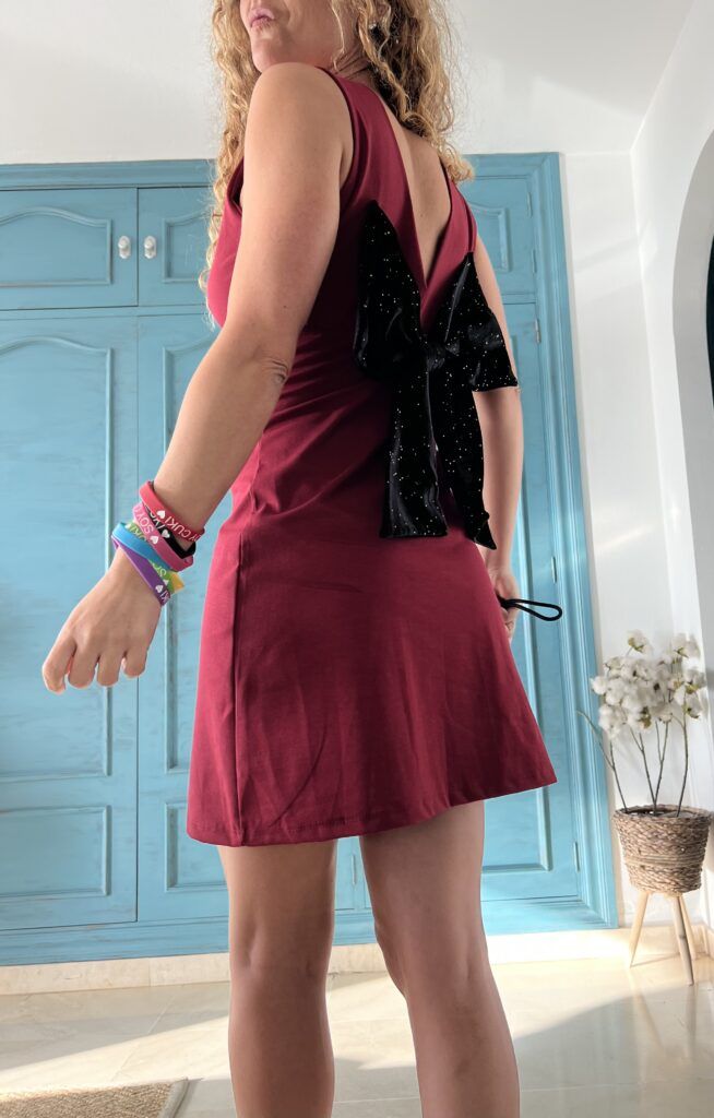 Vestido burdeos lazo