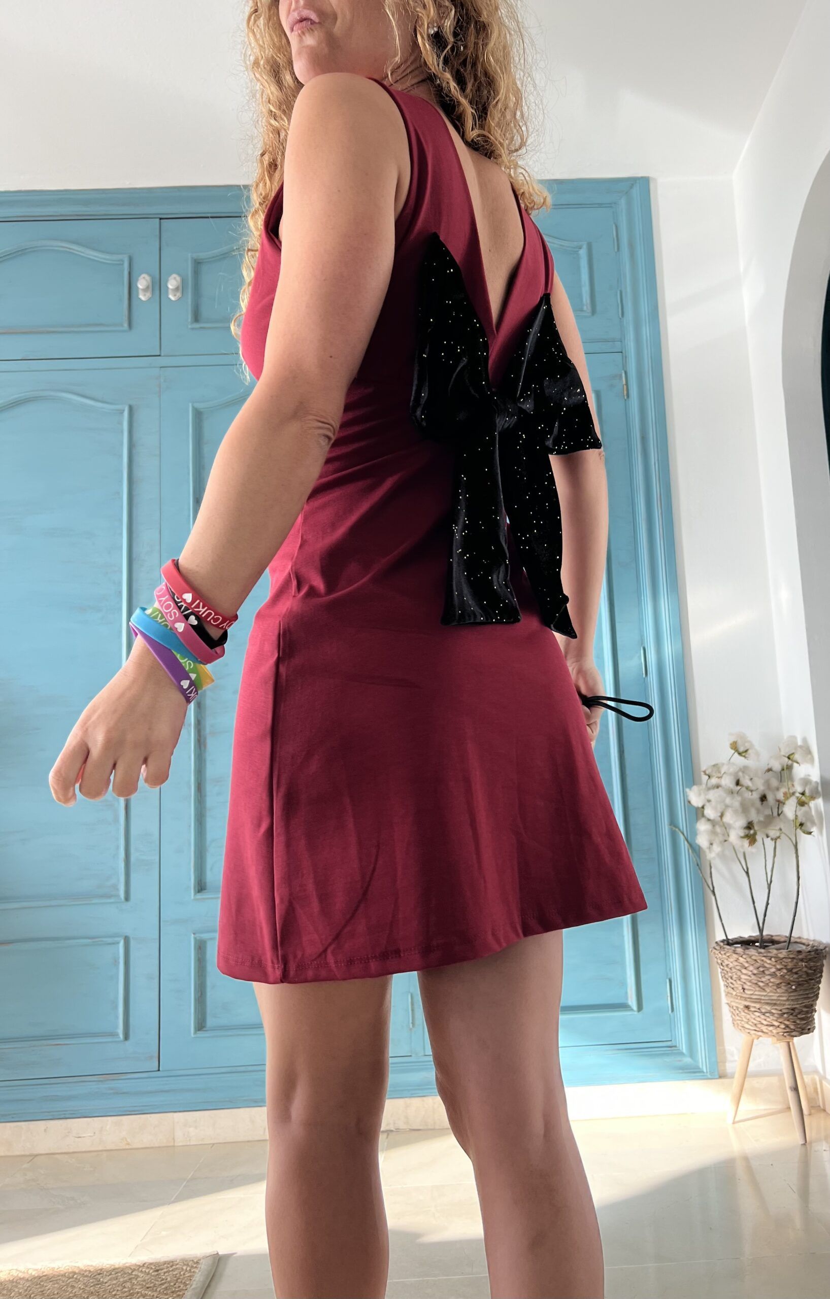 Vestido burdeos lazo