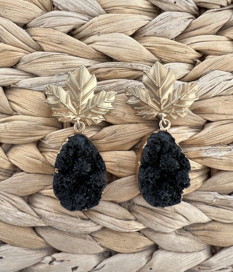 Pendientes hoja y piedra negra