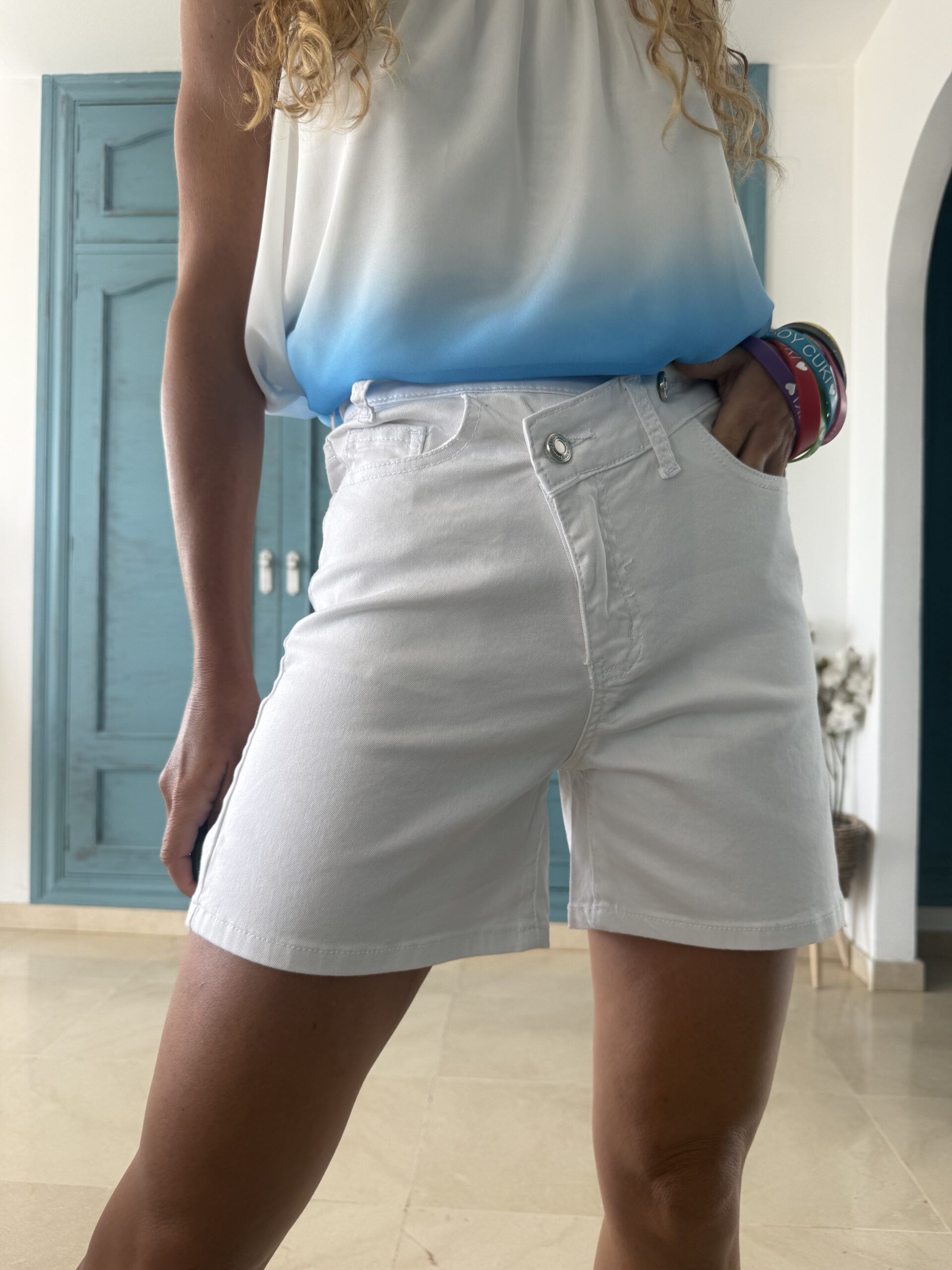 Vaqueros elásticos bermudas blanco