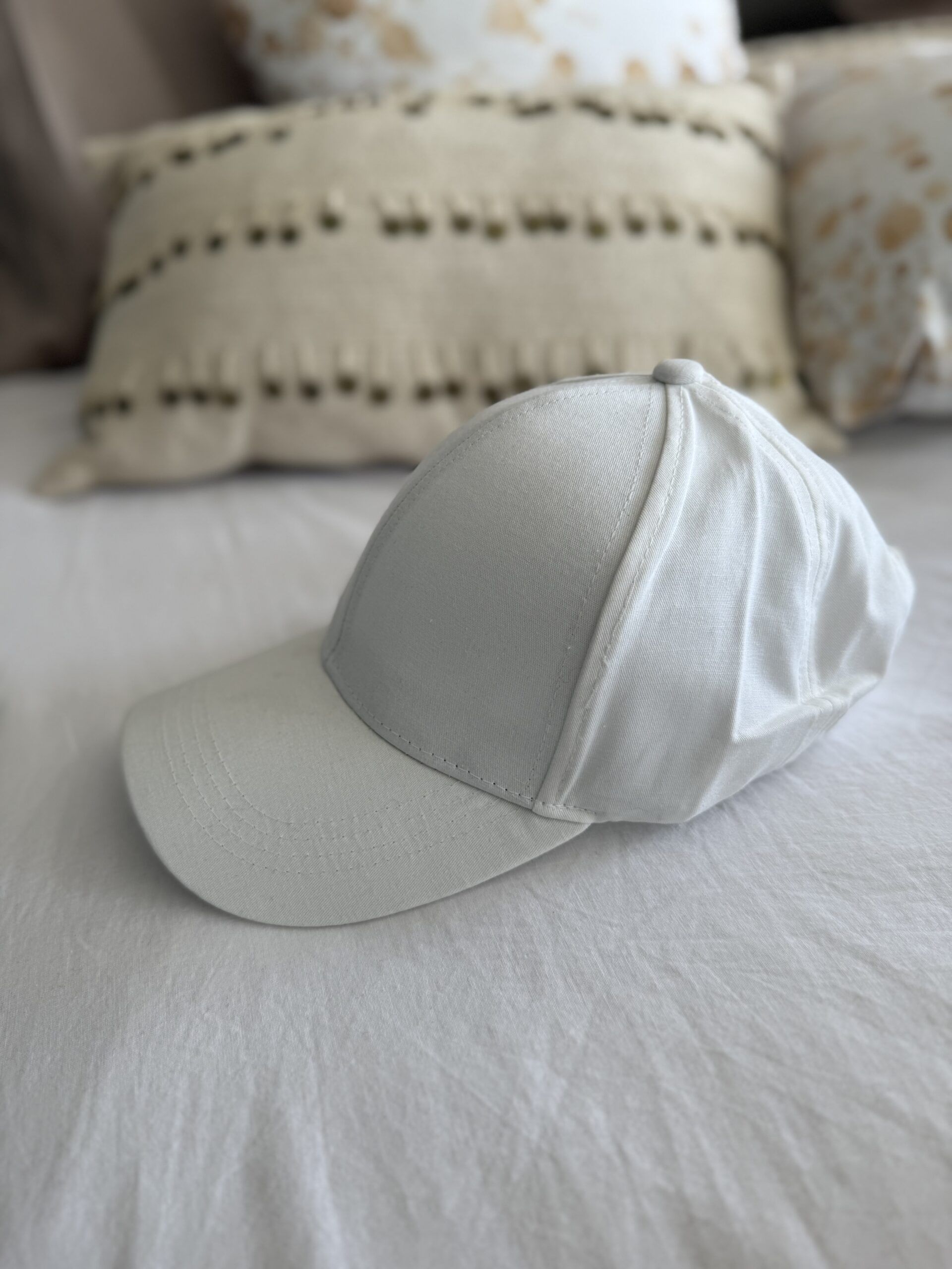 Gorra básica blanca roto