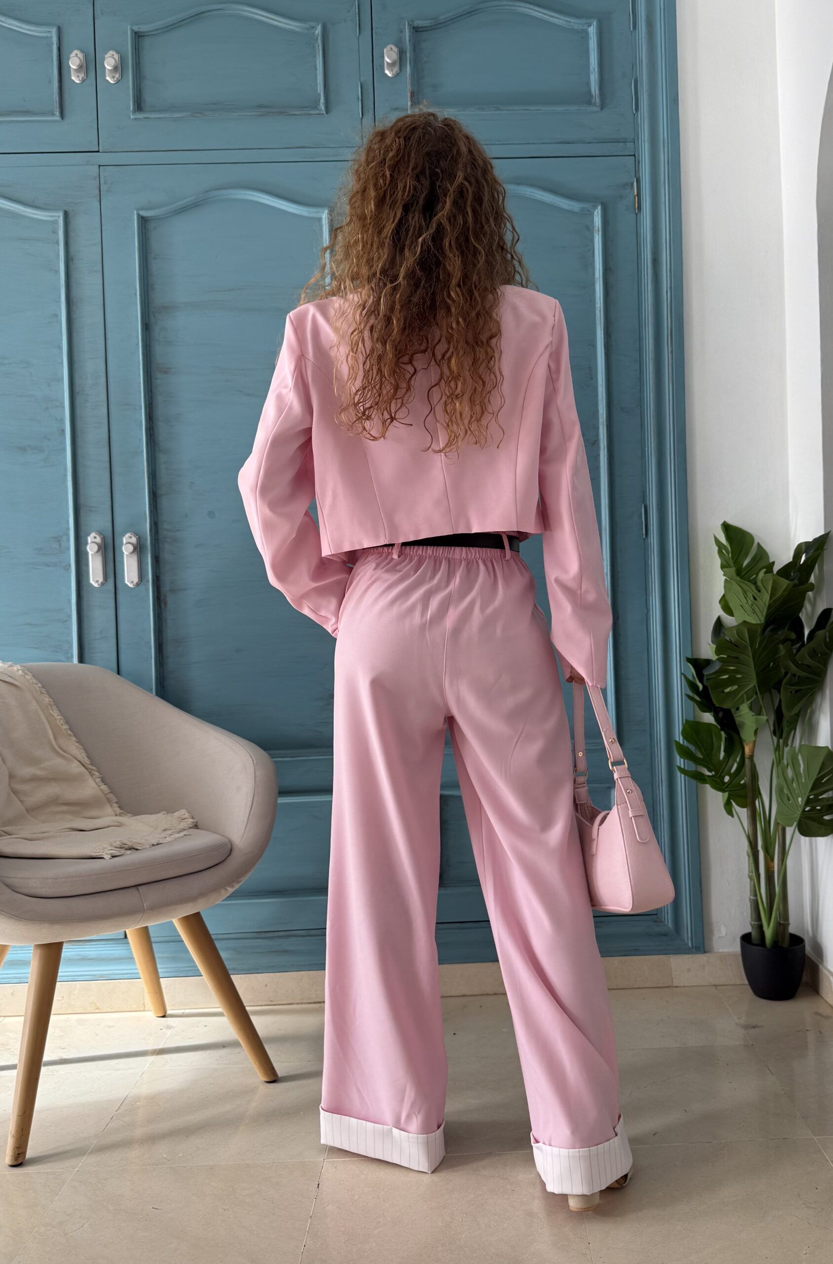 Conjunto traje rosa - Imagen 4