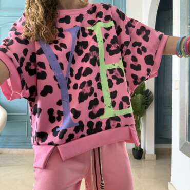 Camiseta leo YEAH rosa