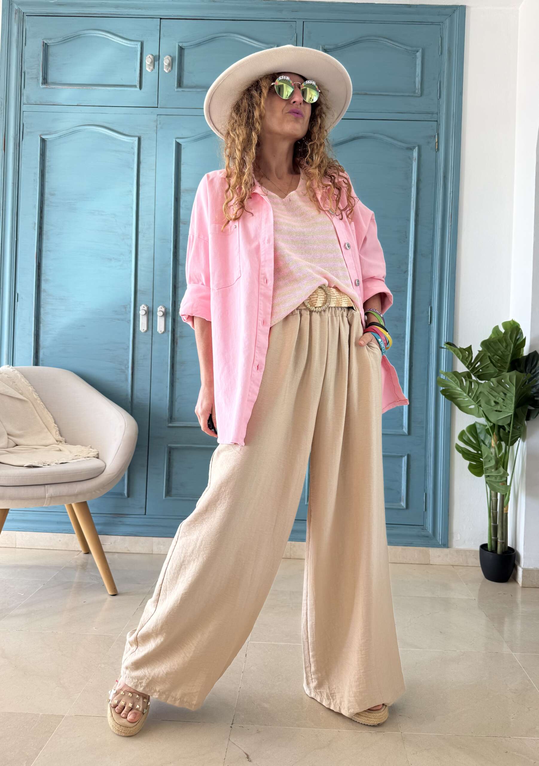 Pantalón gasa beige y cinturón