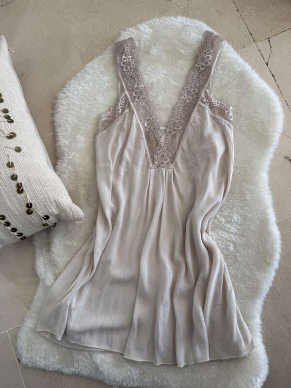 Top lencero Nora beige