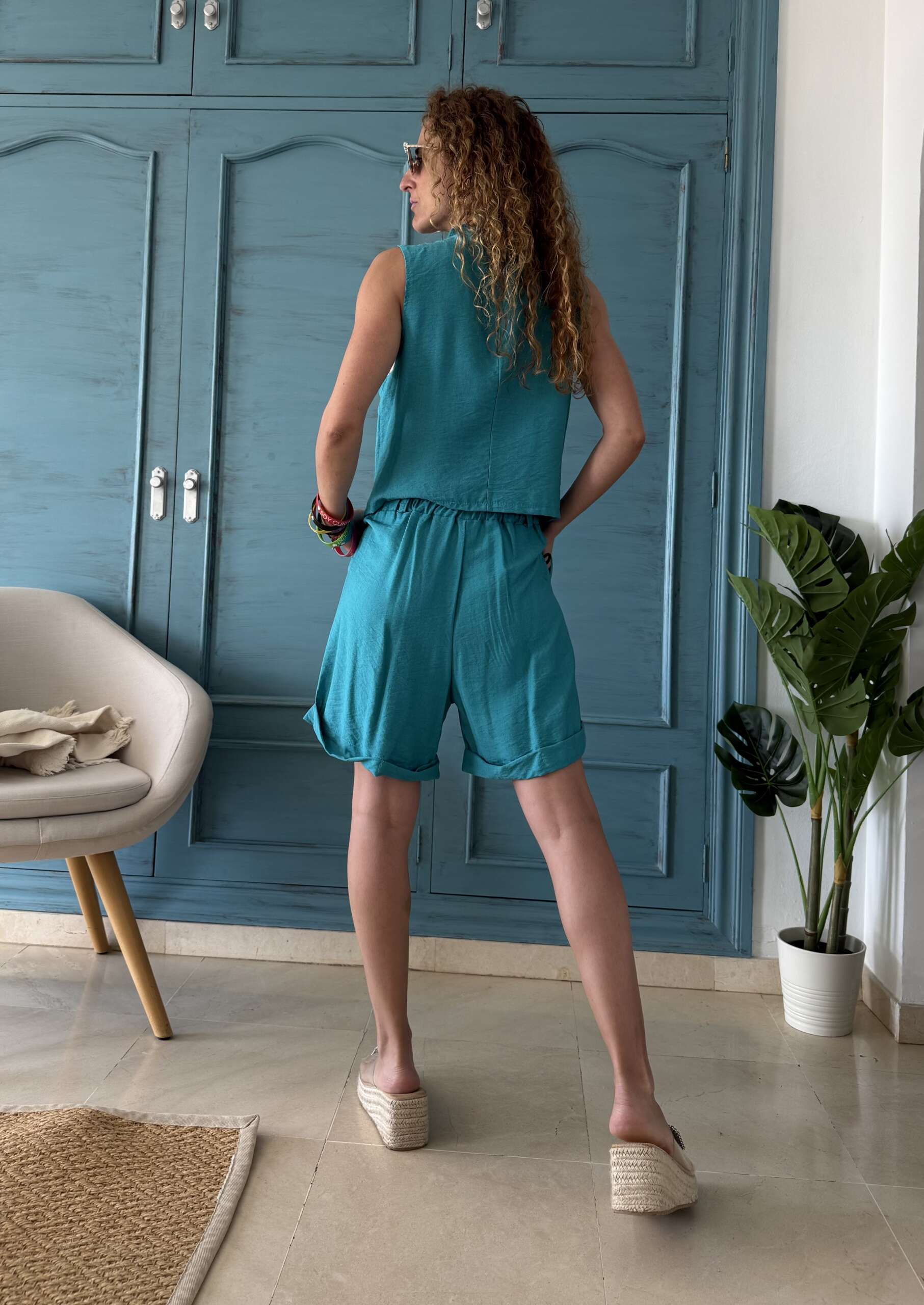 Conjunto chaleco y bermudas - Imagen 2