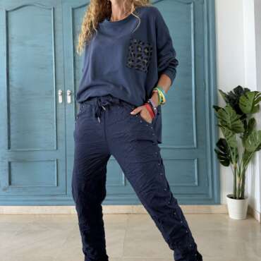 Pantalón tachas elástico azul