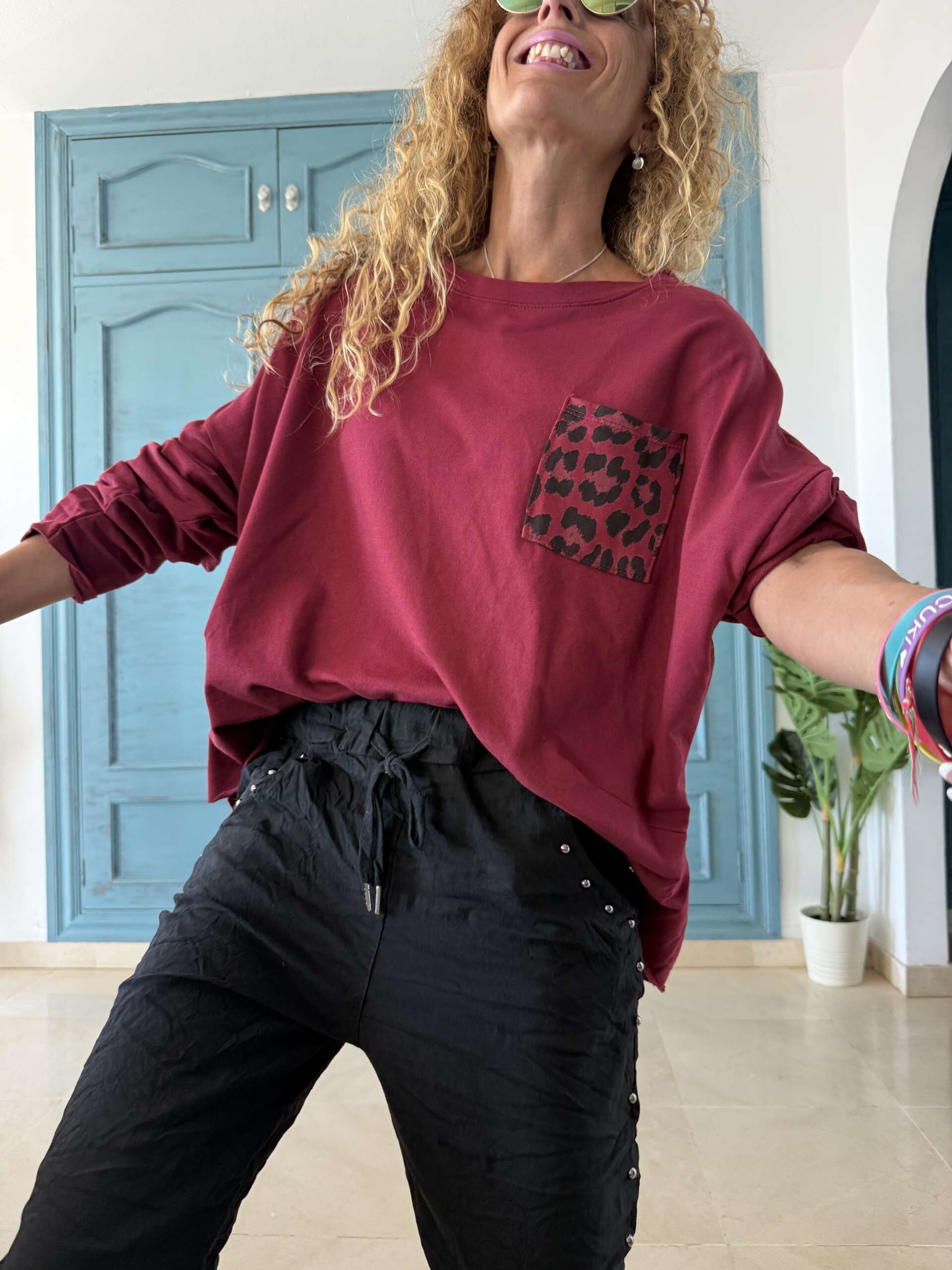Sudadera bolsillo leo granate