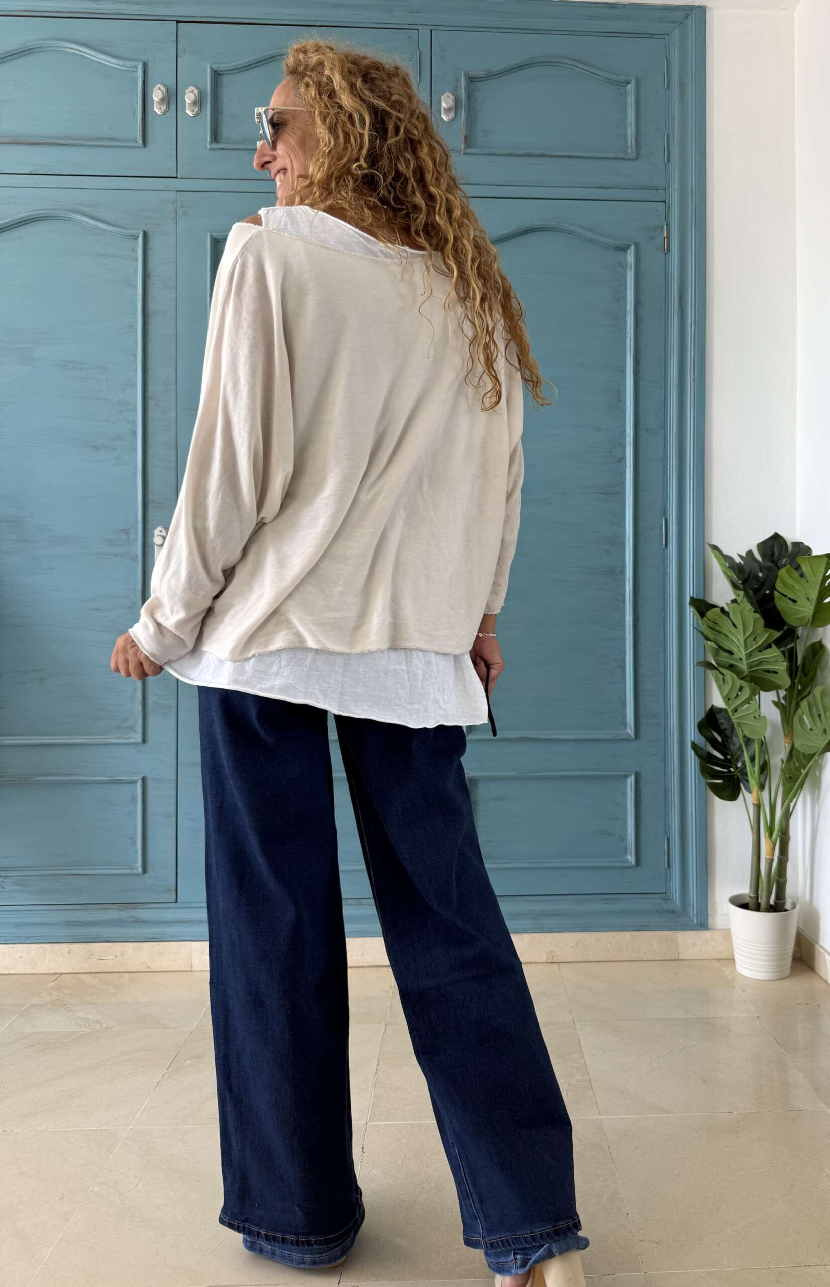 Jersey liso beige y camiseta - Imagen 3