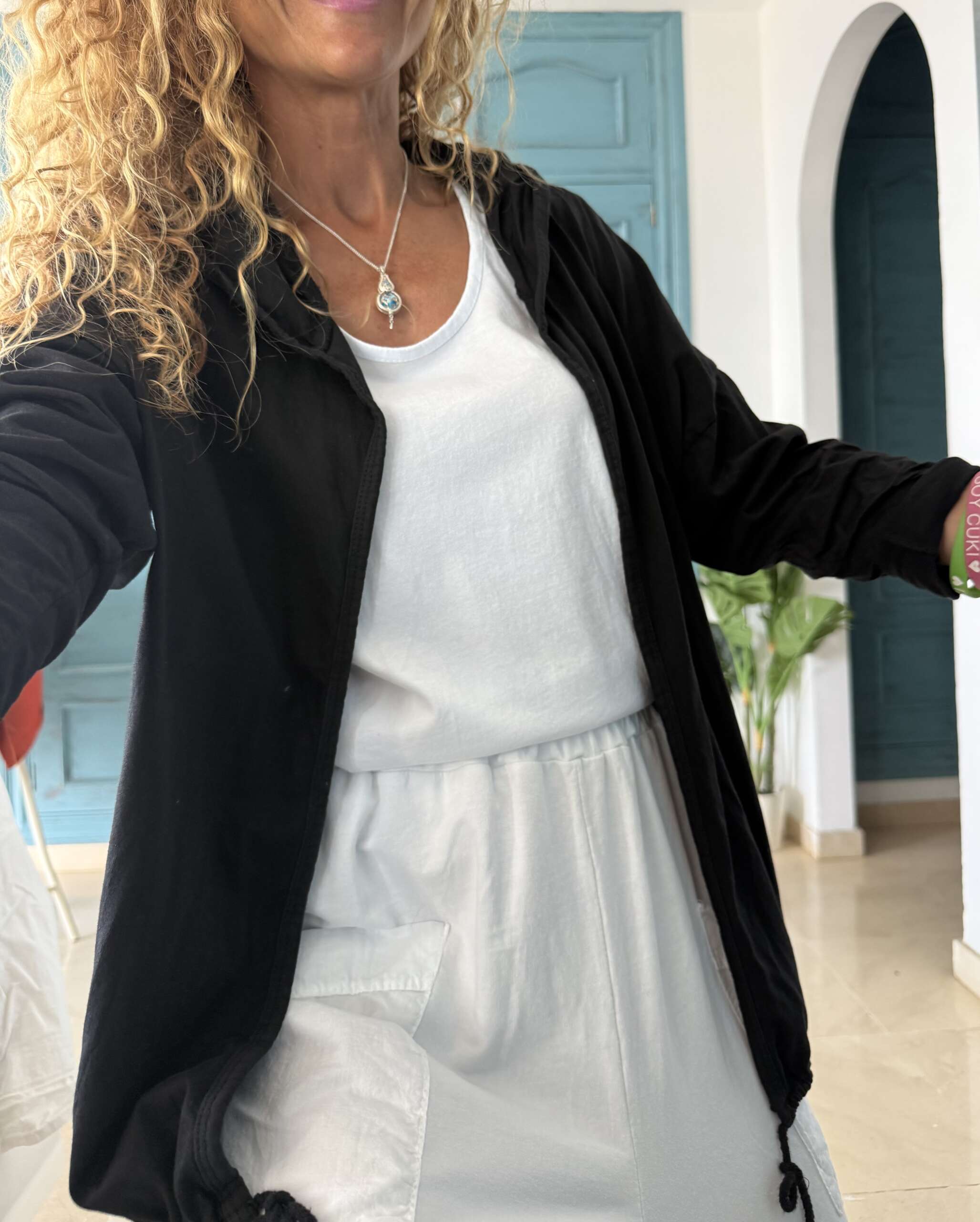 Conjunto chaqueta algodón negro y camiseta