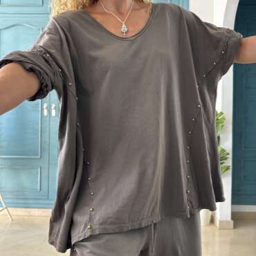 Camiseta tachas arena