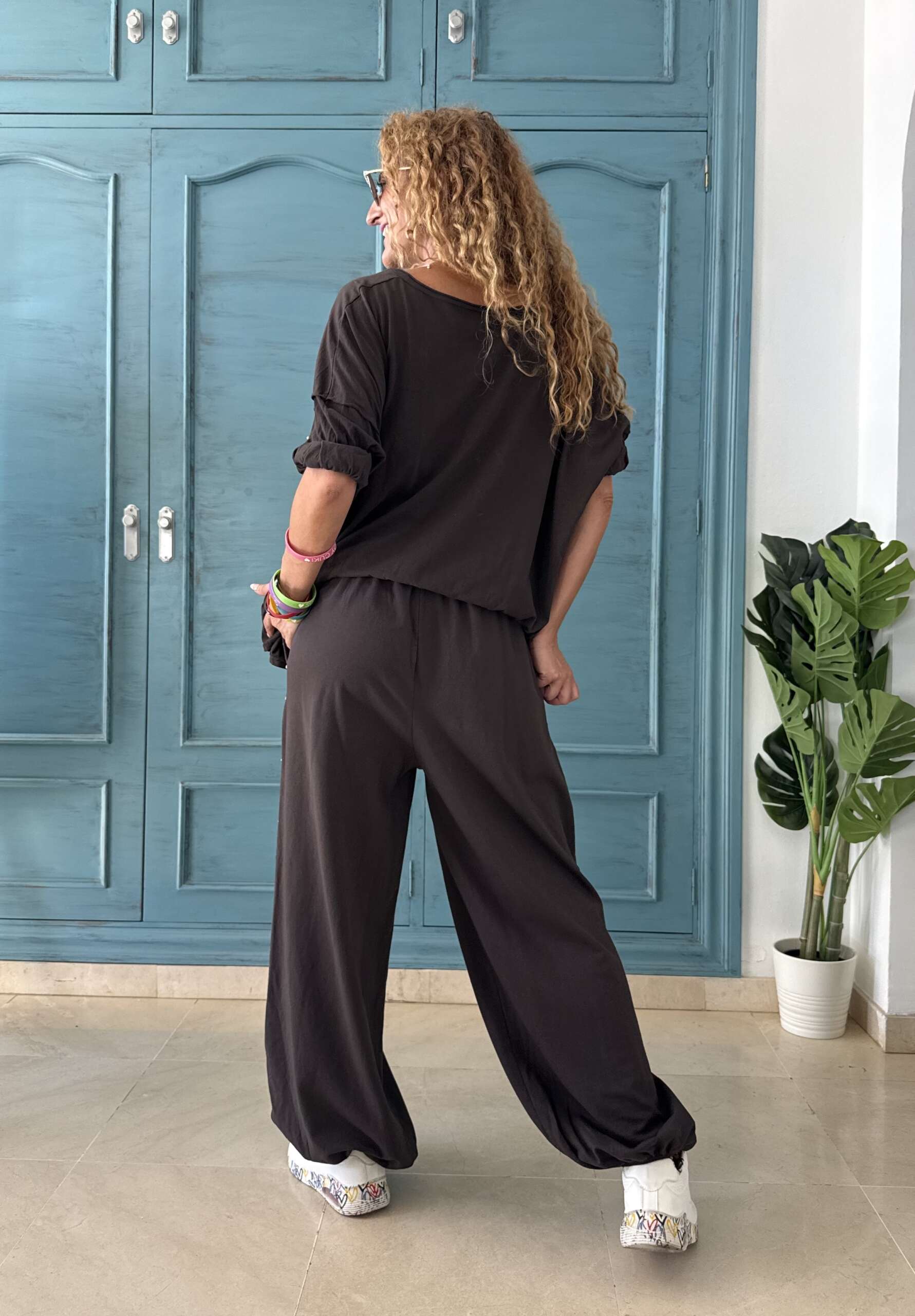 Pantalón bombacho tachas chocolate - Imagen 2