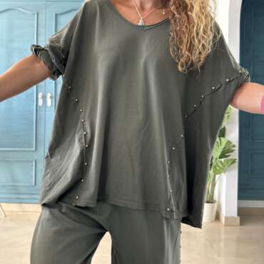Camiseta tachas verde