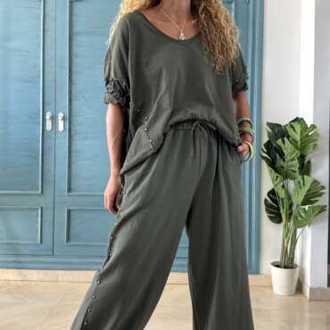 Pantalón bombacho tachas verde