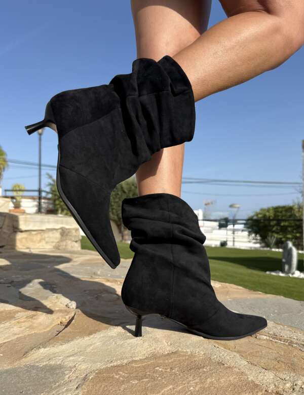 Botín antelina fruncido negro