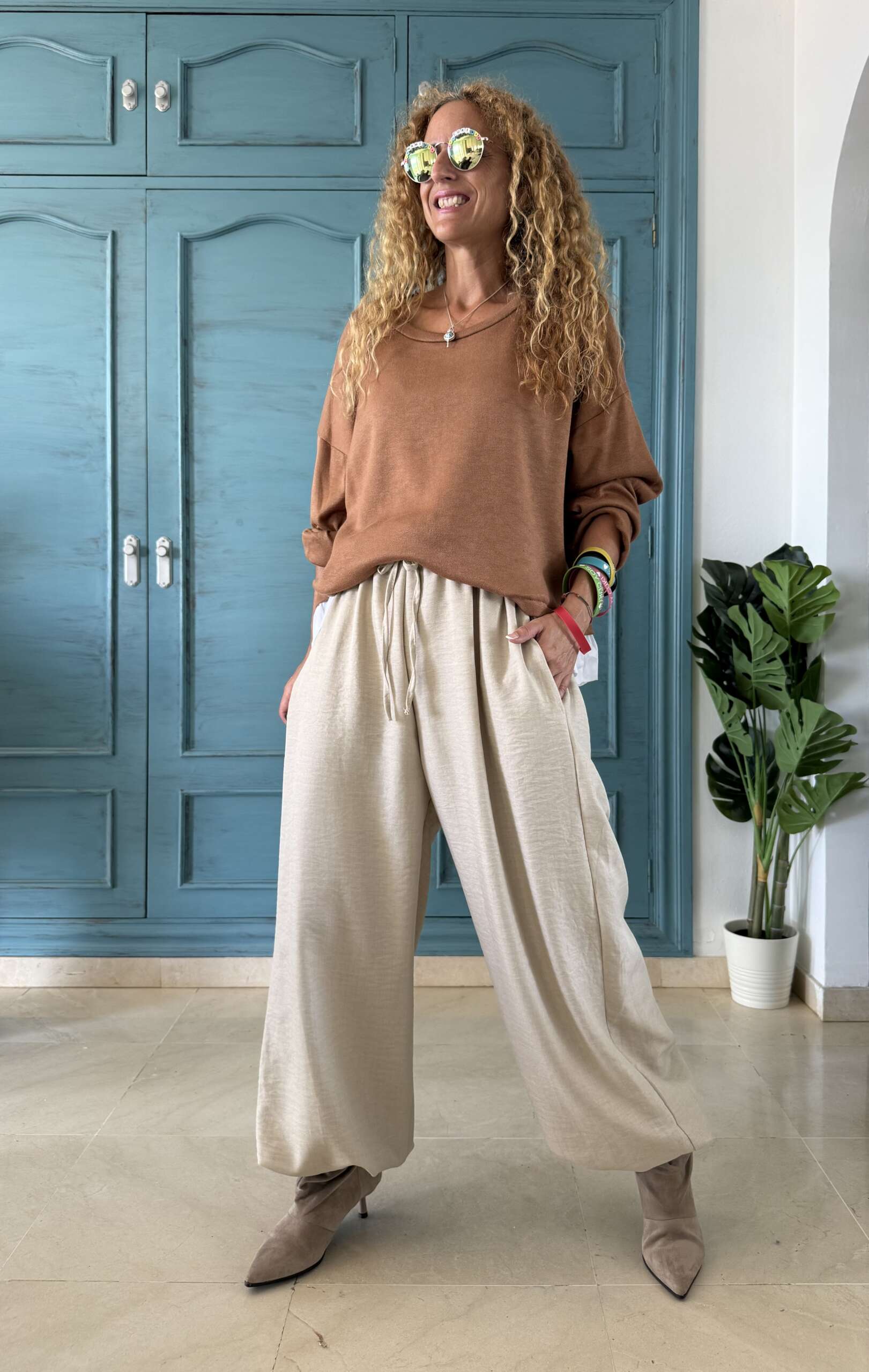 Pantalón bombacho traje beige
