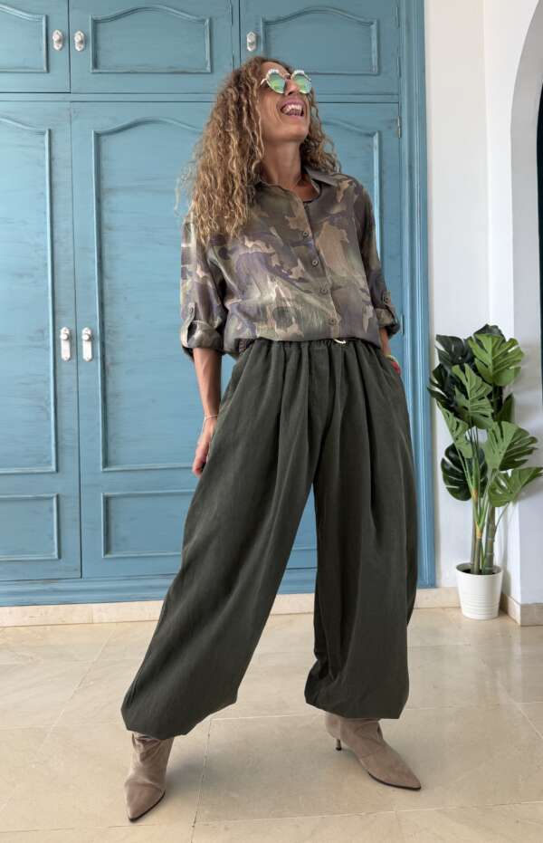 Pantalón bombacho micro pana verde