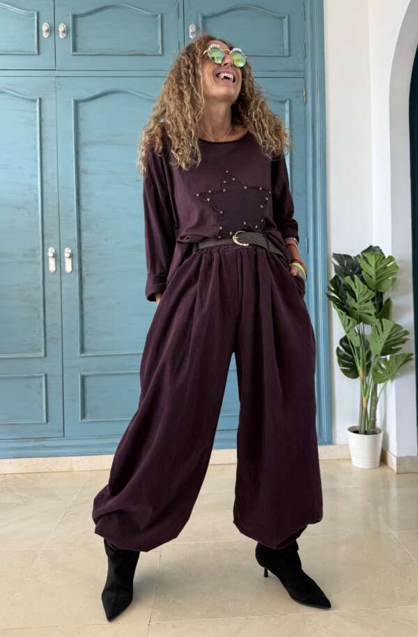 Pantalón bombacho micro pana púrpura