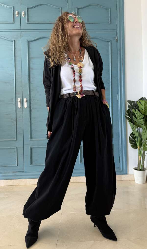 Pantalón bombacho micro pana negro
