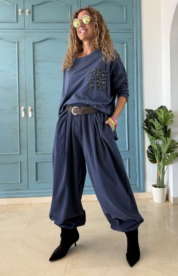 Pantalón bombacho micro pana azul