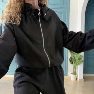 Chaqueta antelina negra