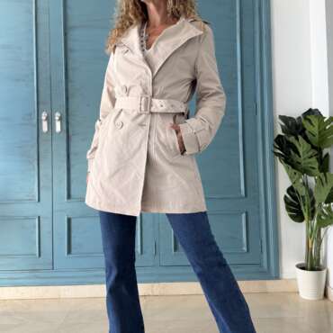 Gabardina impermeable beige