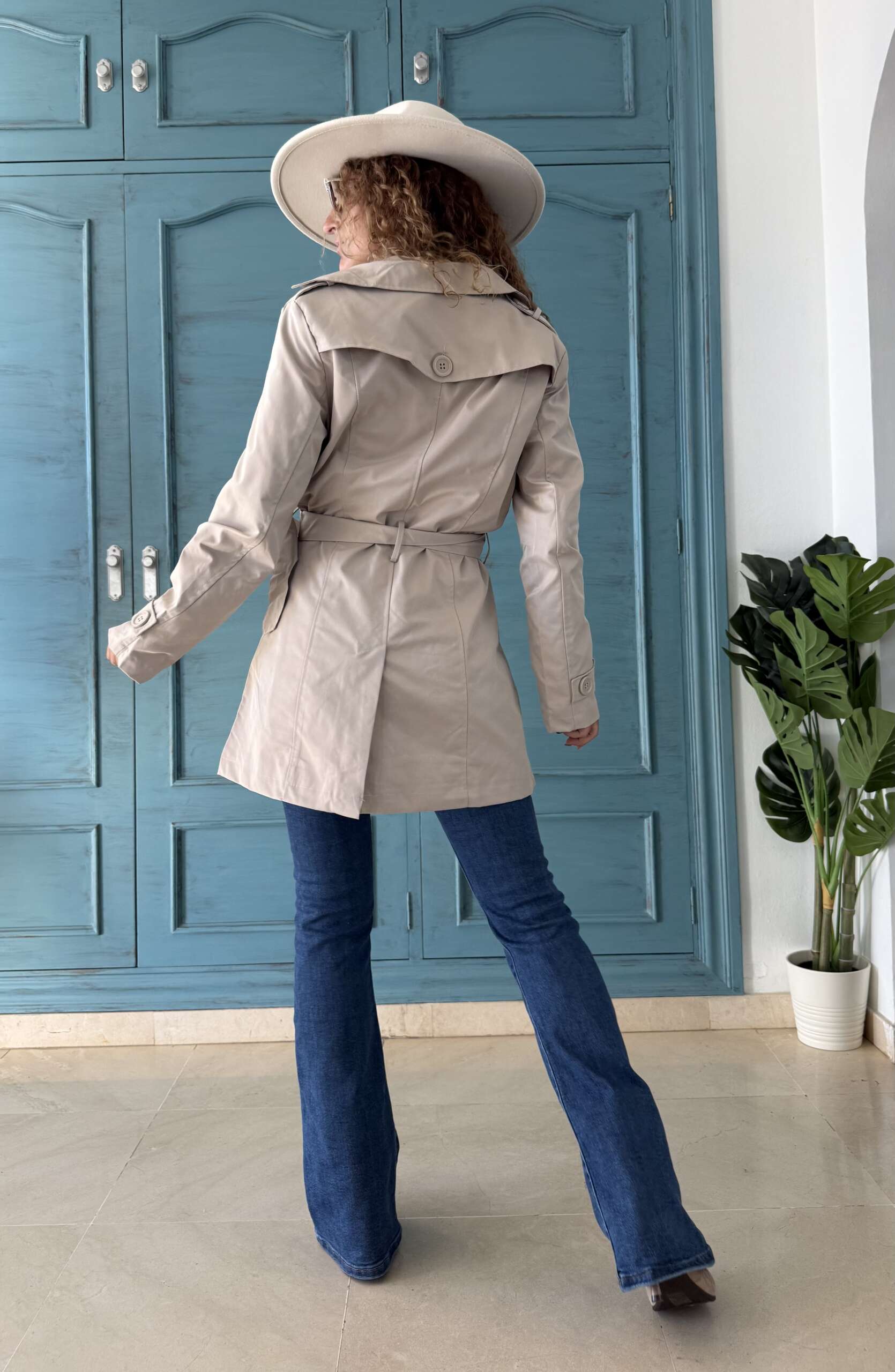 Gabardina impermeable beige - Imagen 4