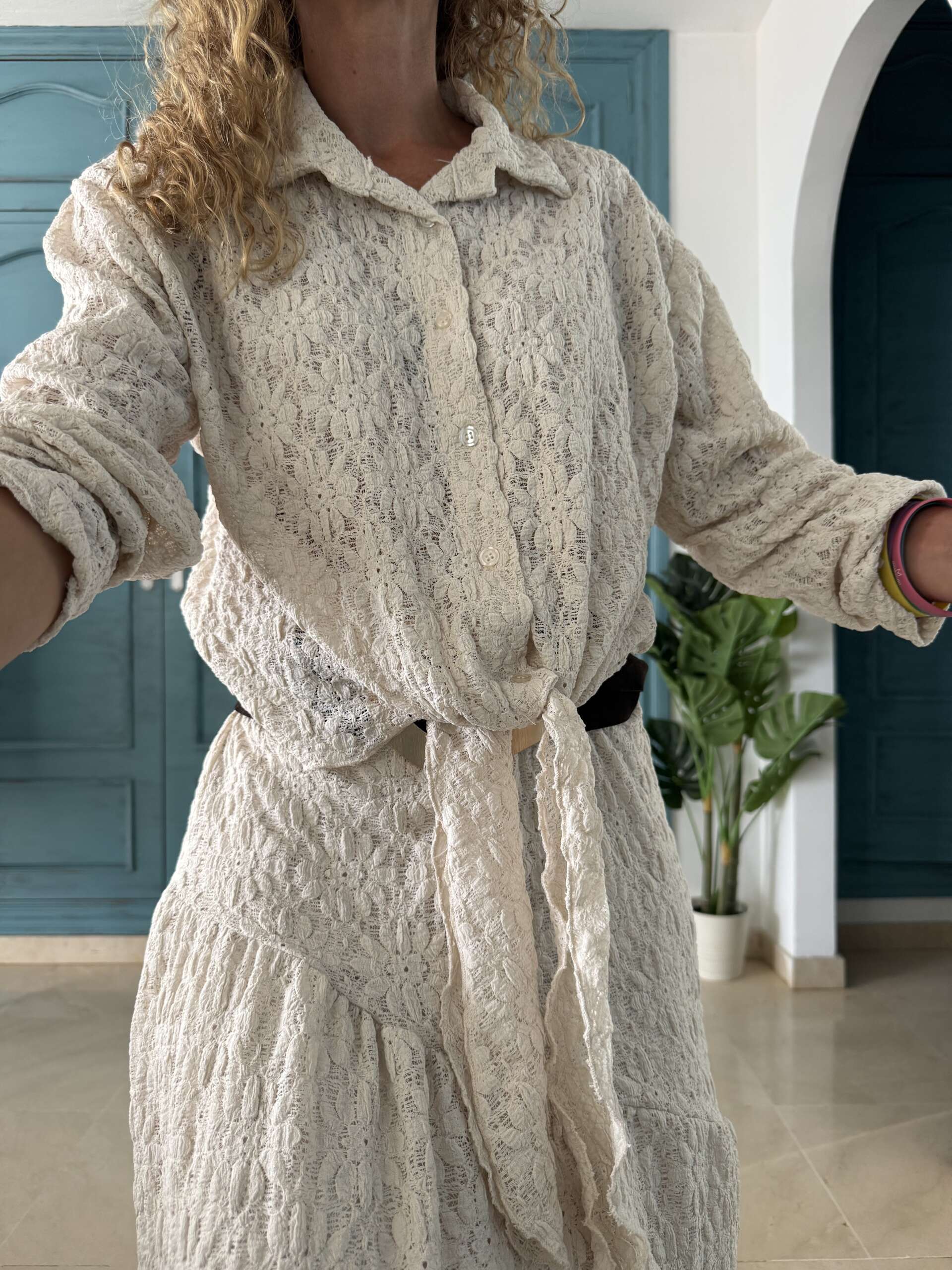 Conjunto guipur beige - Imagen 2