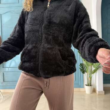 Chaqueta peluche negra