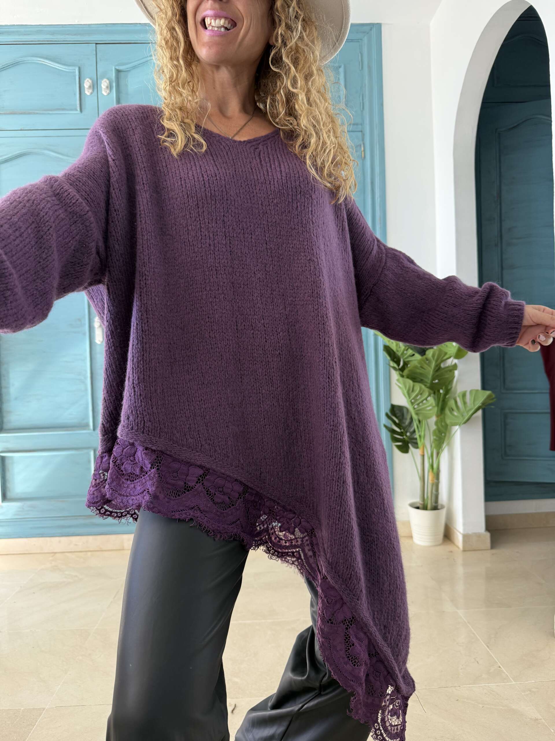 Jersey asimétrico encaje morado